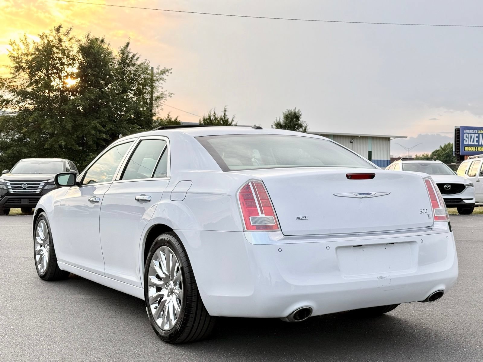 Used 2014 Chrysler 300 C RWD image 15