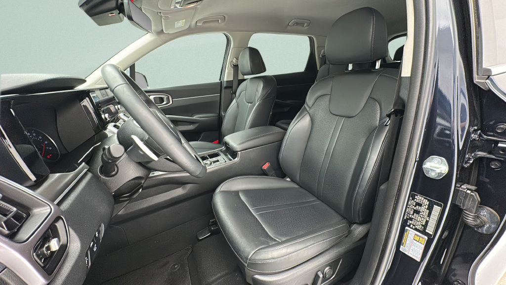 Used 2024 Kia Sorento EX AWD/4WD image 13