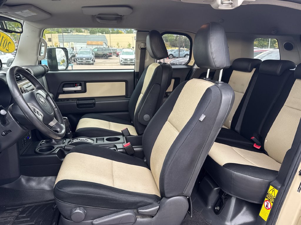 Used 2010 Toyota FJ Cruiser 4WD image 33