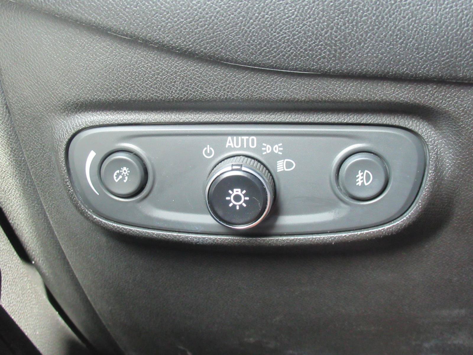 Used 2020 Chevrolet Equinox Premier FWD image 23