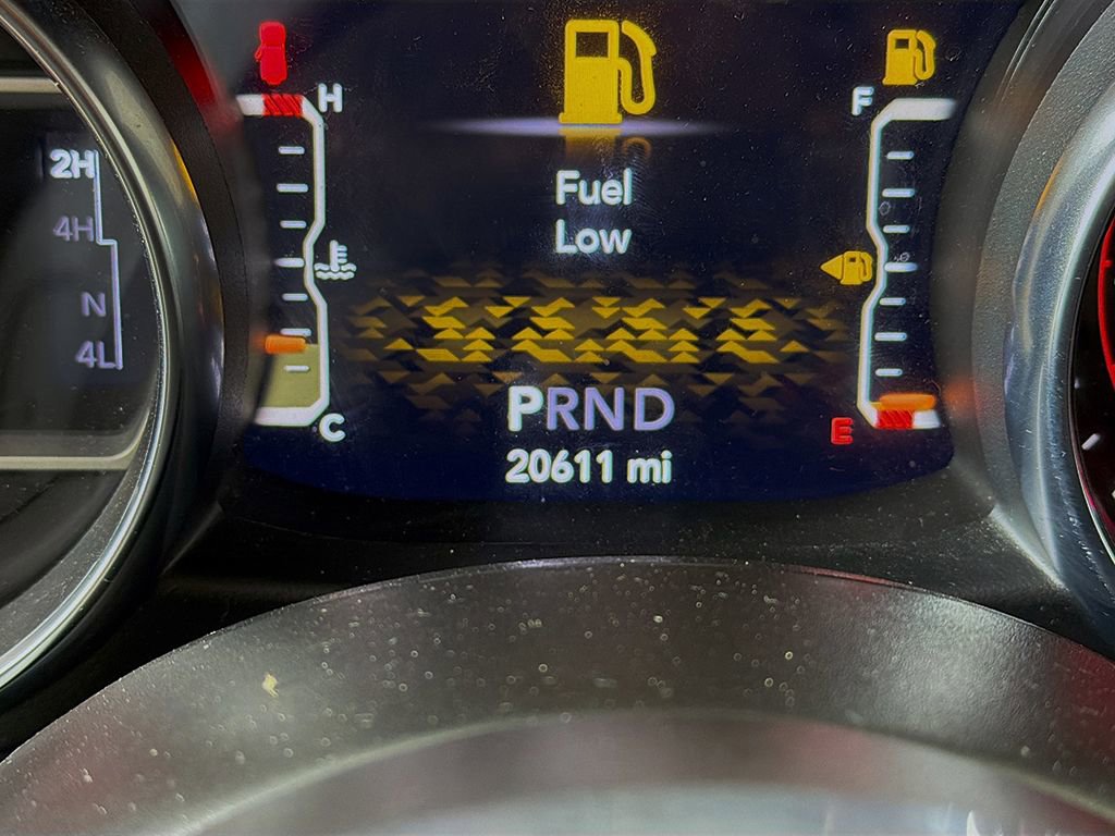 Used 2022 Jeep Wrangler Unlimited Rubicon w/ Cold Weather Group image 30