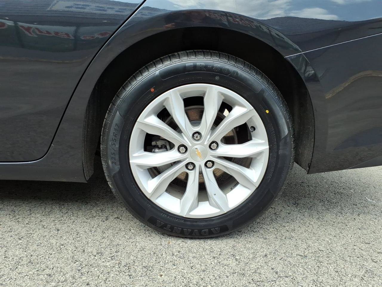 Used 2023 Chevrolet Malibu LT FWD image 5