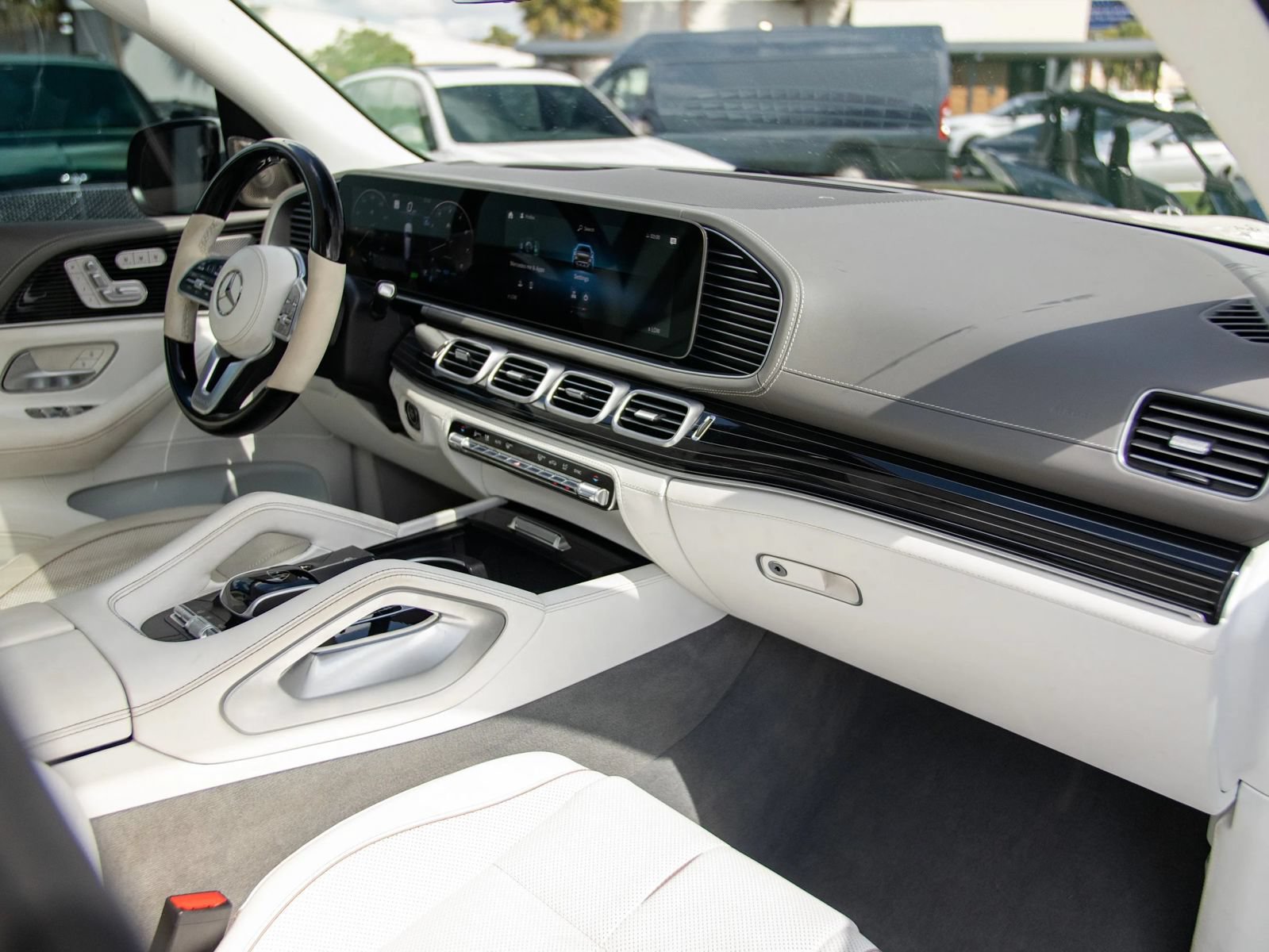 Used 2022 Mercedes-Benz Maybach GLS 600 4MATIC image 53