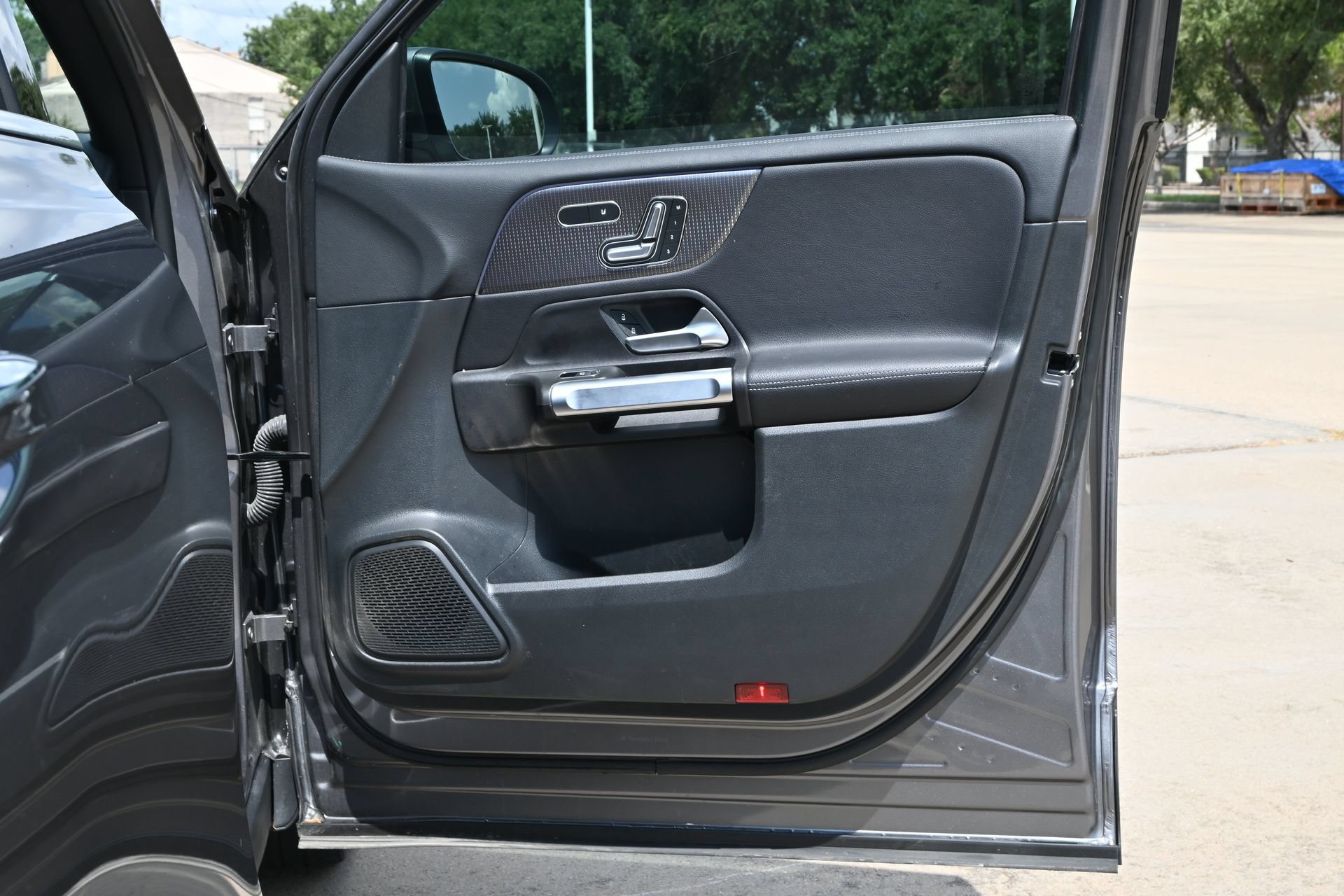 Used 2022 Mercedes-Benz GLB 250 image 26