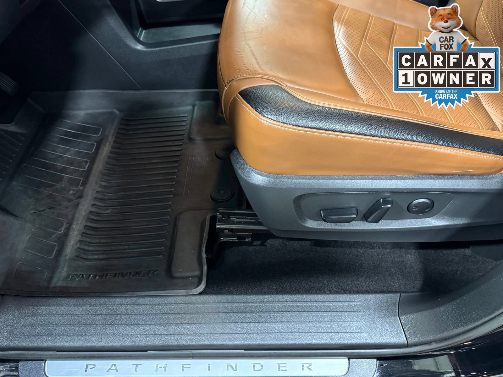 Used 2022 Nissan Pathfinder Platinum w/ Cargo Package AWD/4WD image 18