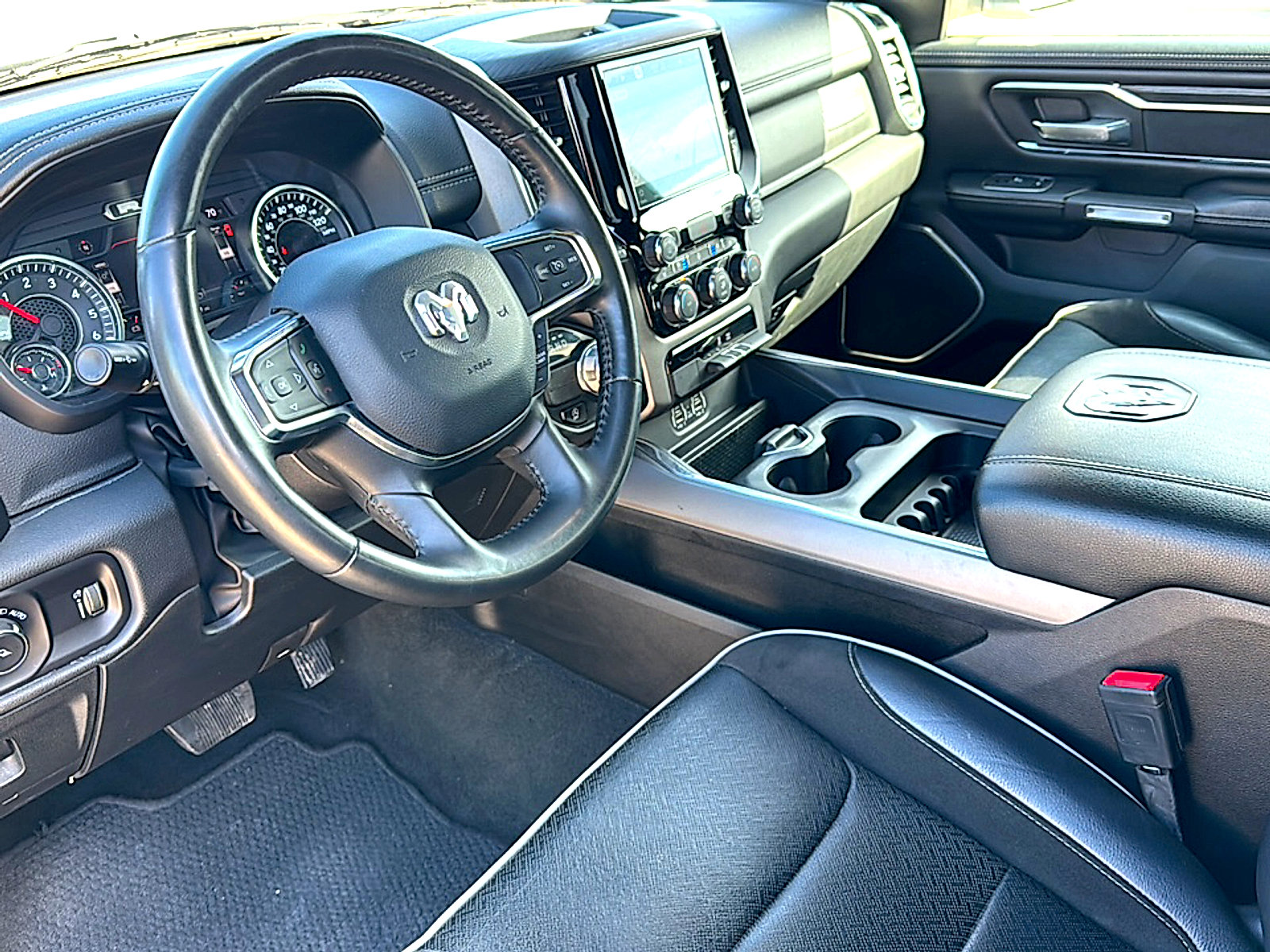 Used 2024 RAM 1500 Laramie image 12