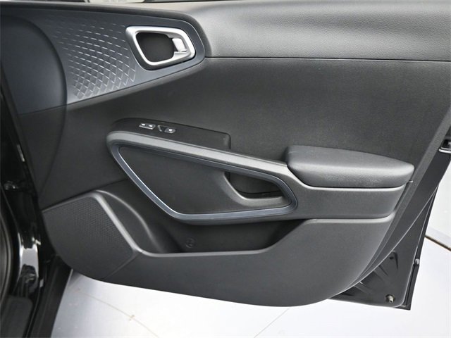 Used 2025 Kia Soul EX image 11