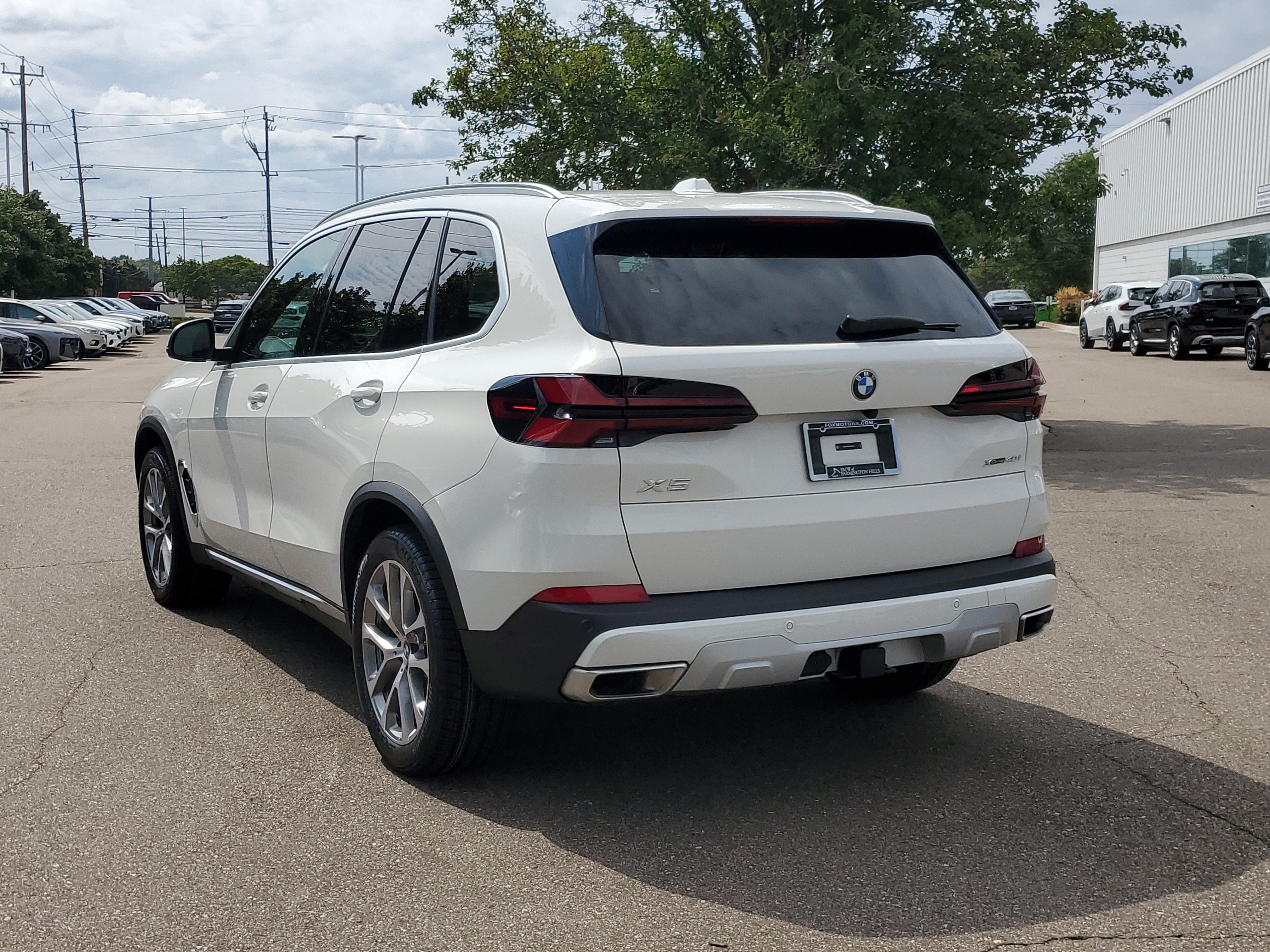 Certified 2025 BMW X5 xDrive40i w/ Premium Package AWD/4WD image 3