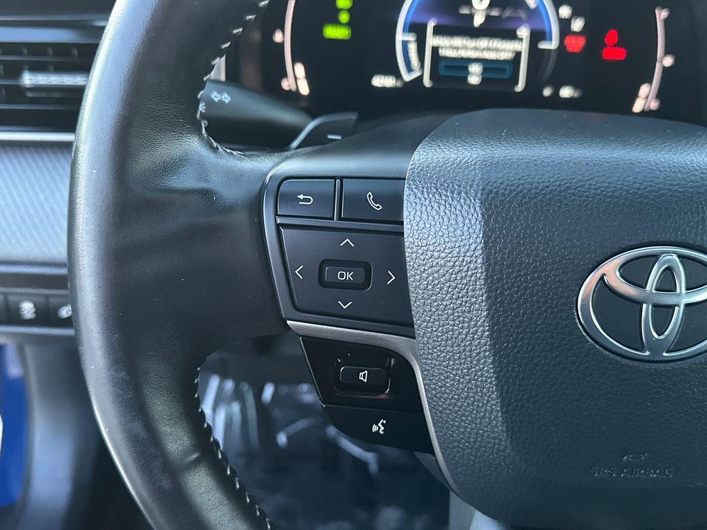 Used 2025 Toyota Camry SE w/ Multimedia Upgrade Package image 21