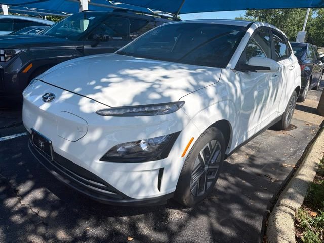 Used 2023 Hyundai Kona SE FWD image 4