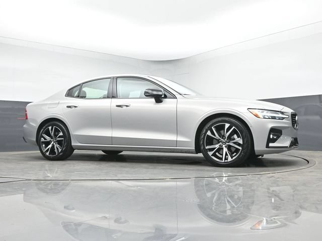 Used 2025 Volvo S60 B5 Plus AWD/4WD image 44