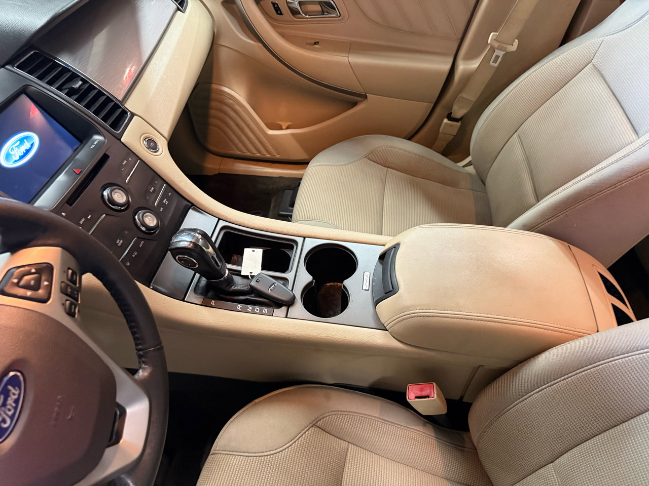 Used 2018 Ford Taurus SEL w/ Equipment Group 201A image 15