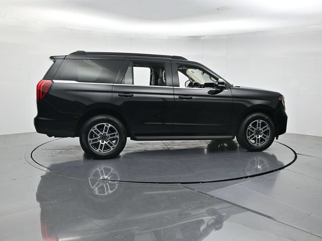 Certified 2025 Ford Expedition Active RWD image 2