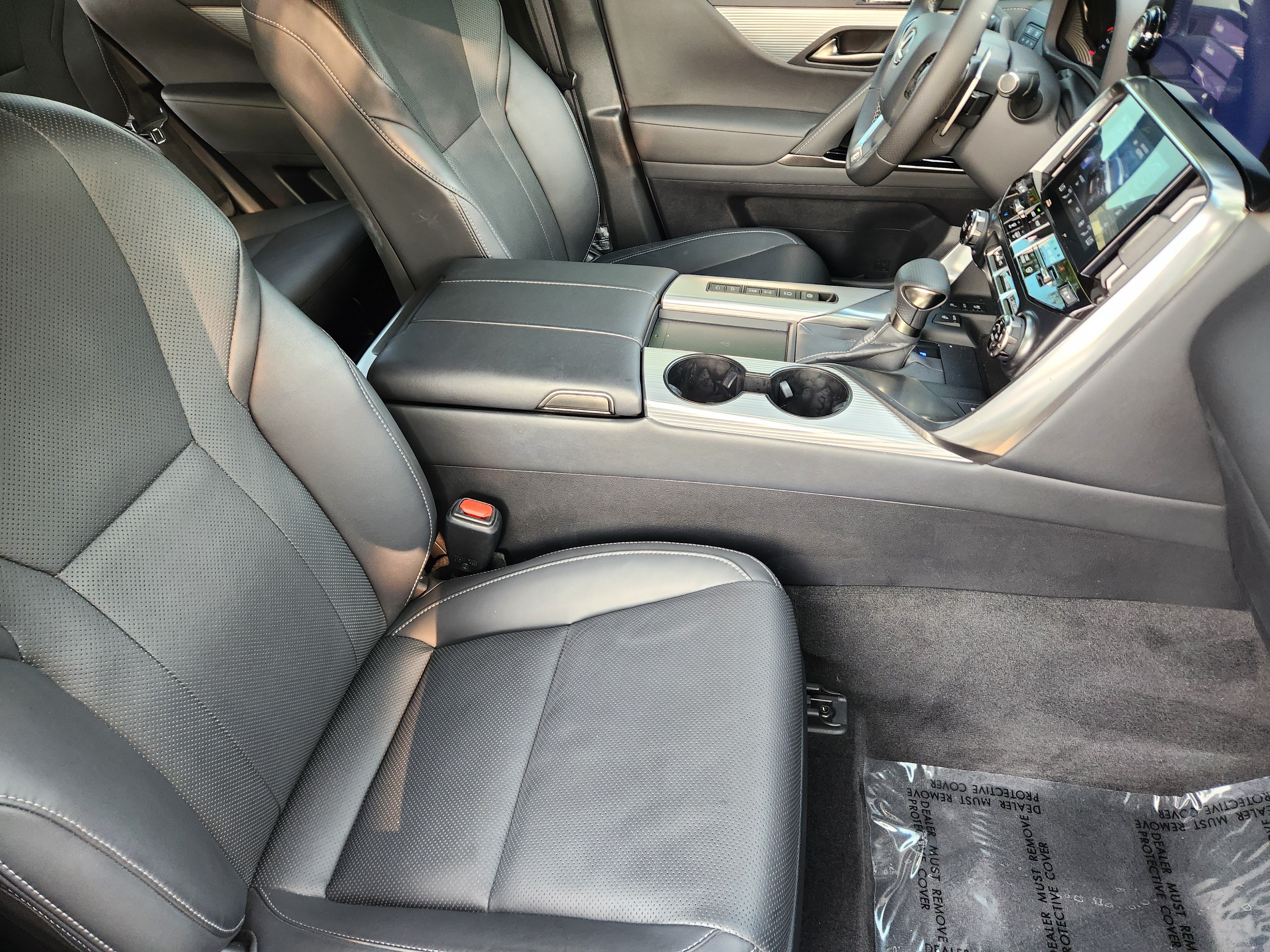 Used 2023 Lexus LX 600 F Sport w/ Accessory Package (Z1) AWD/4WD image 6