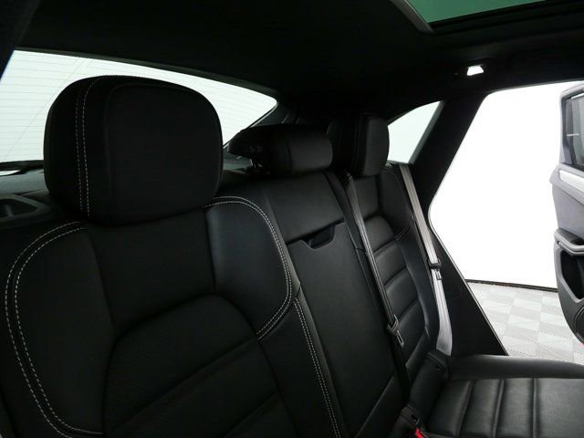 Used 2025 Porsche Macan GTS AWD/4WD image 24