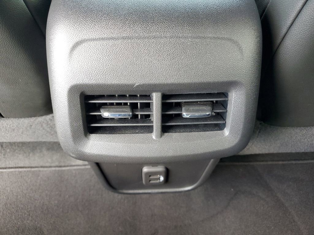 Used 2022 Chevrolet Equinox RS w/ RS Leather Package image 12