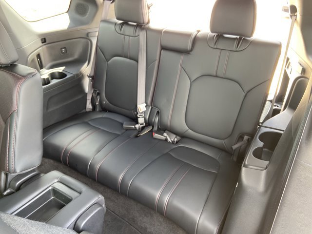 Used 2025 Honda Pilot Black Edition image 44