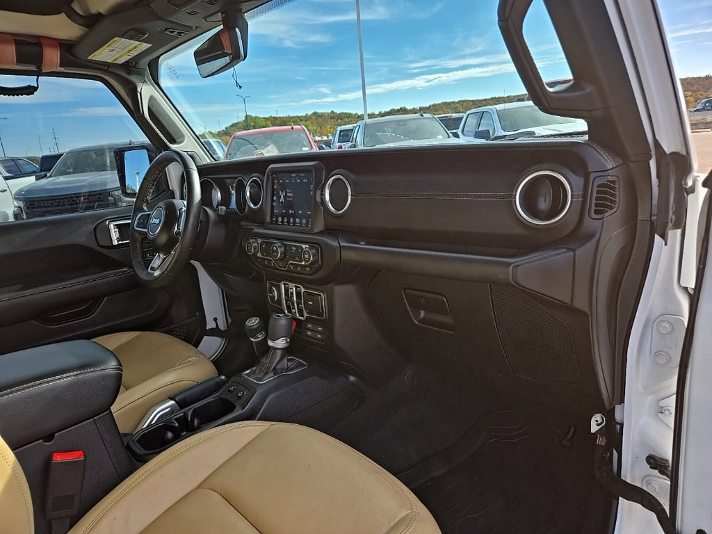 Used 2018 Jeep Wrangler Unlimited Sahara image 28
