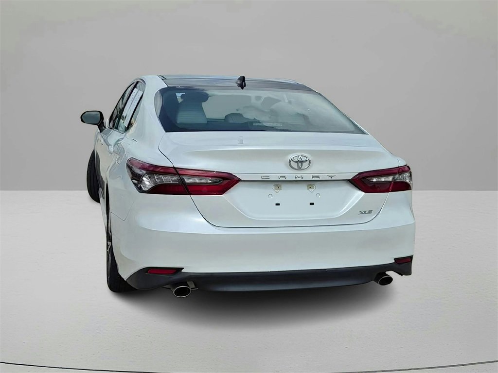Used 2022 Toyota Camry XLE image 4