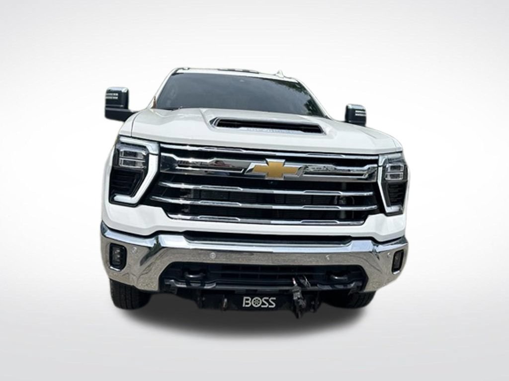 Used 2024 Chevrolet Silverado 3500 LTZ w/ LTZ Plus Package AWD/4WD image 9