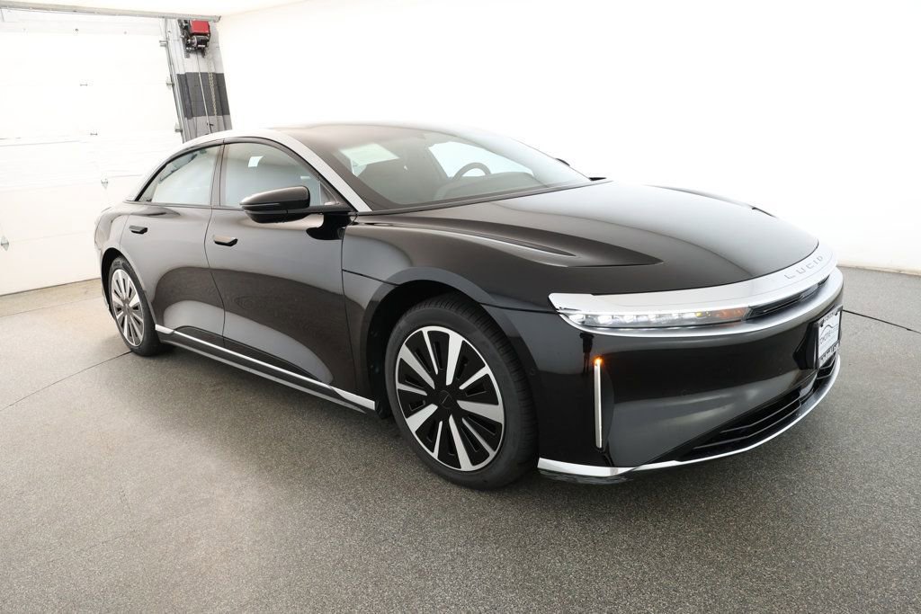 Used 2023 Lucid Air Touring image 3