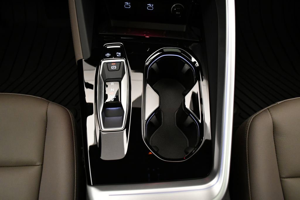 Used 2025 Audi Q5 Premium w/ Convenience Package image 29