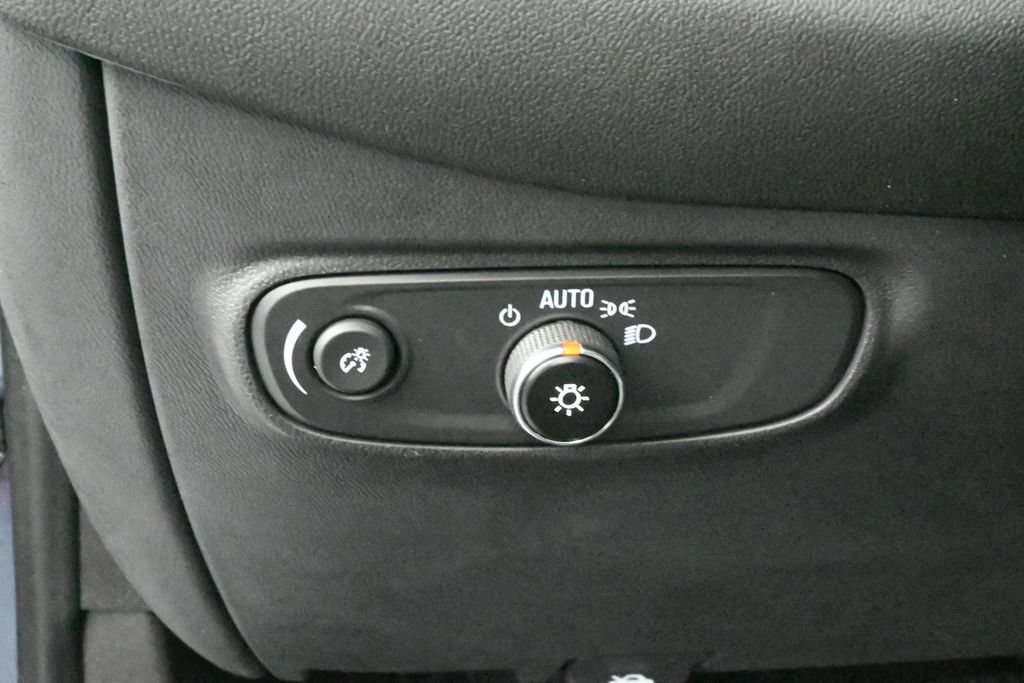 Used 2024 Chevrolet Equinox LT FWD image 16