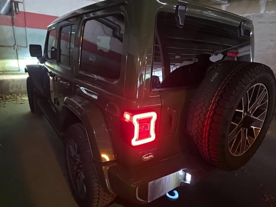 Used 2024 Jeep Wrangler High Altitude AWD/4WD image 4