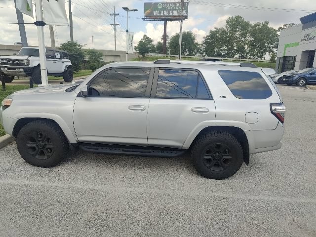 Used 2019 Toyota 4Runner SR5 RWD image 4