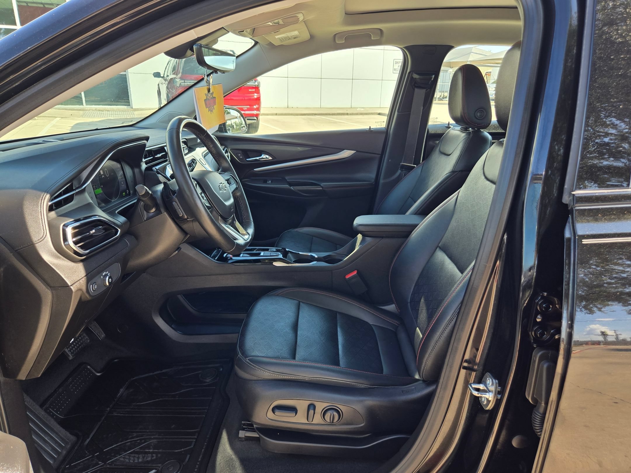 Certified 2023 Chevrolet Bolt EUV Premier w/ Sun & Sound Package FWD image 9