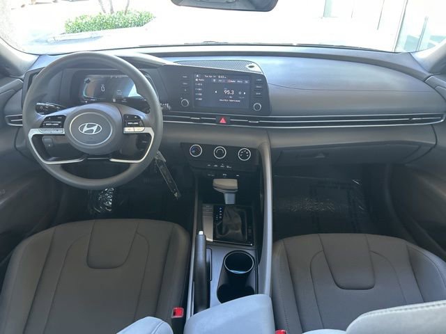 Certified 2026 Hyundai Elantra SE image 16