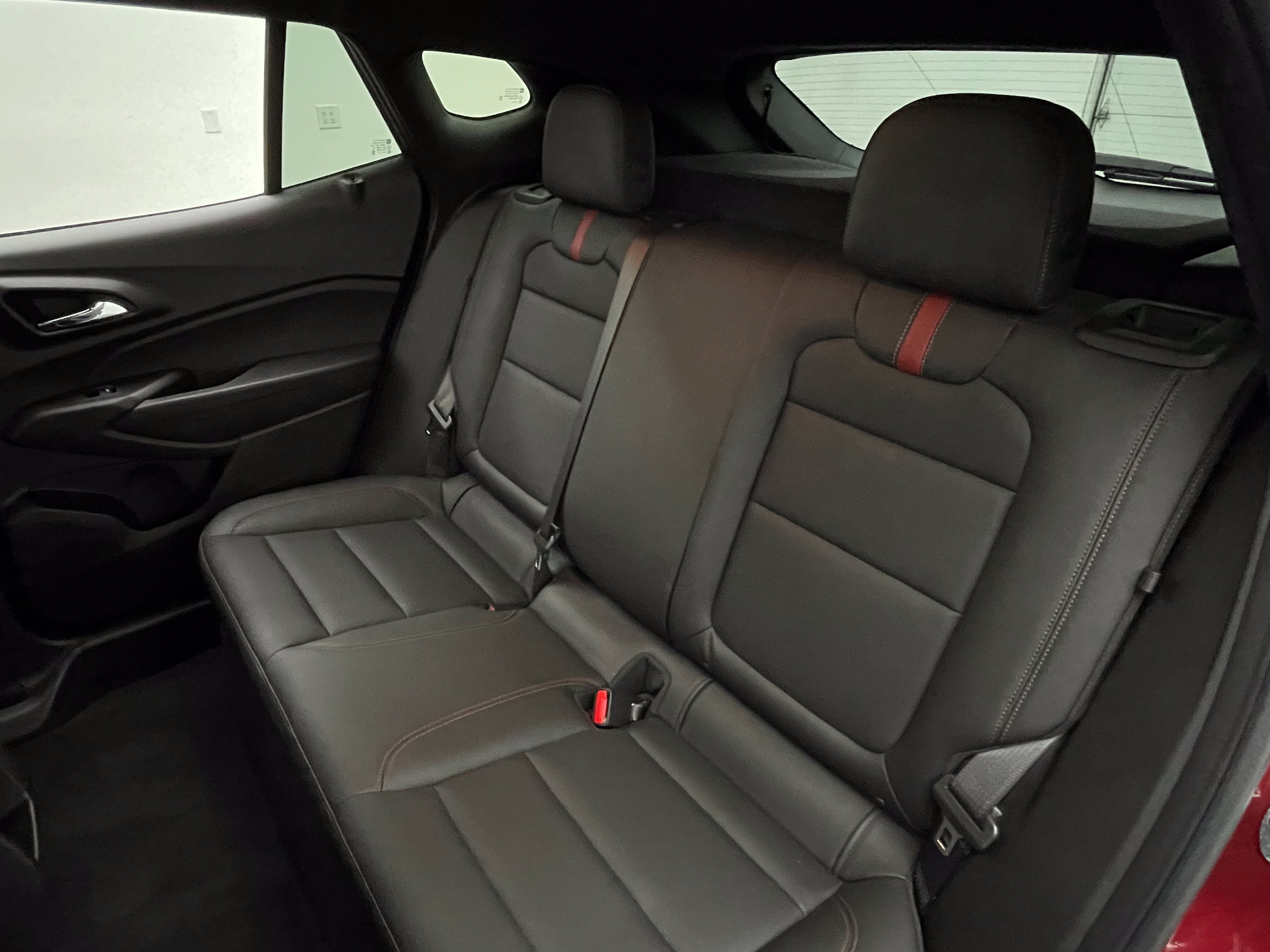 Used 2024 Chevrolet Trax RS w/ Sunroof Package FWD image 40
