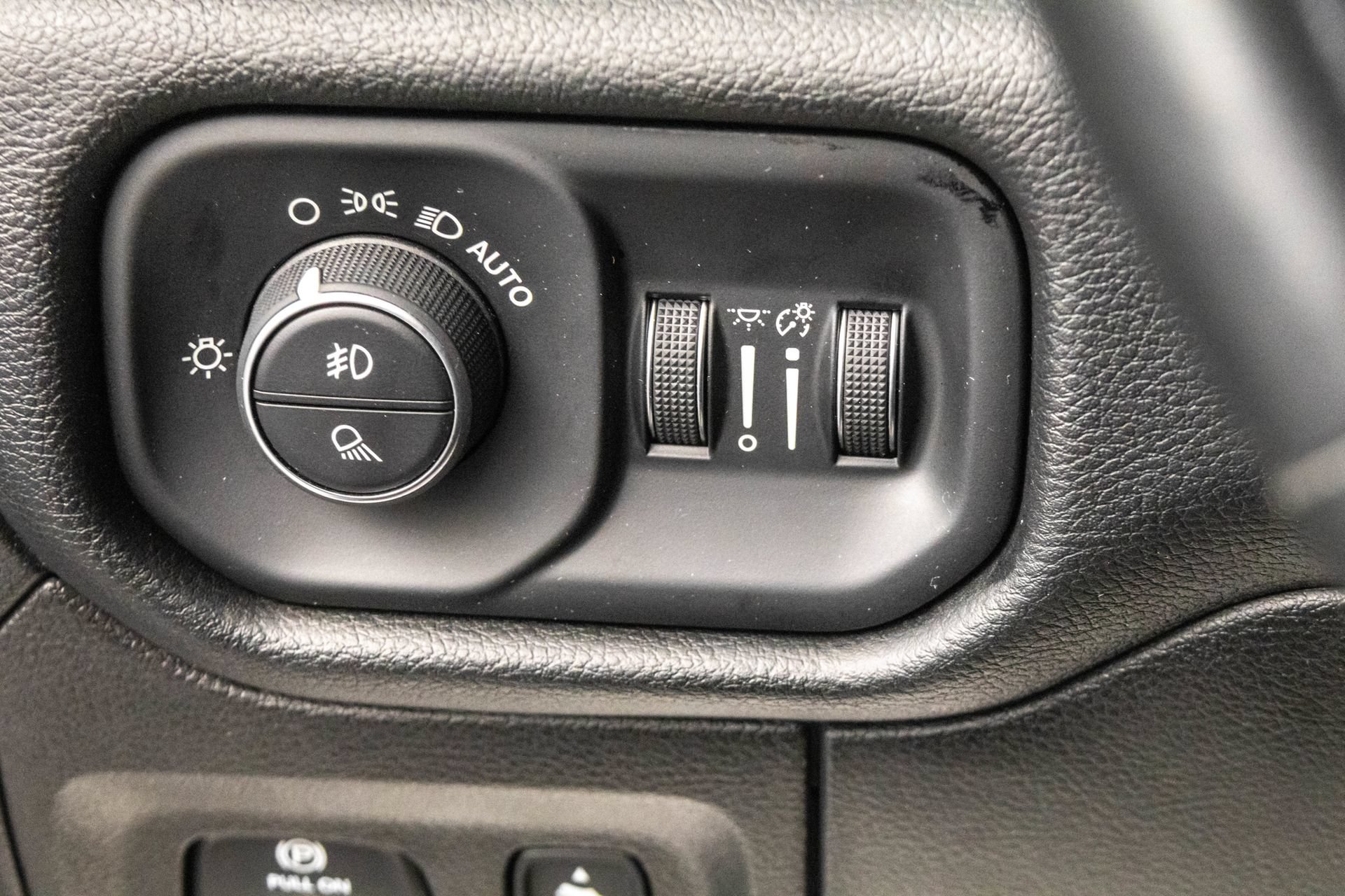 Used 2022 RAM 1500 Laramie RWD image 18