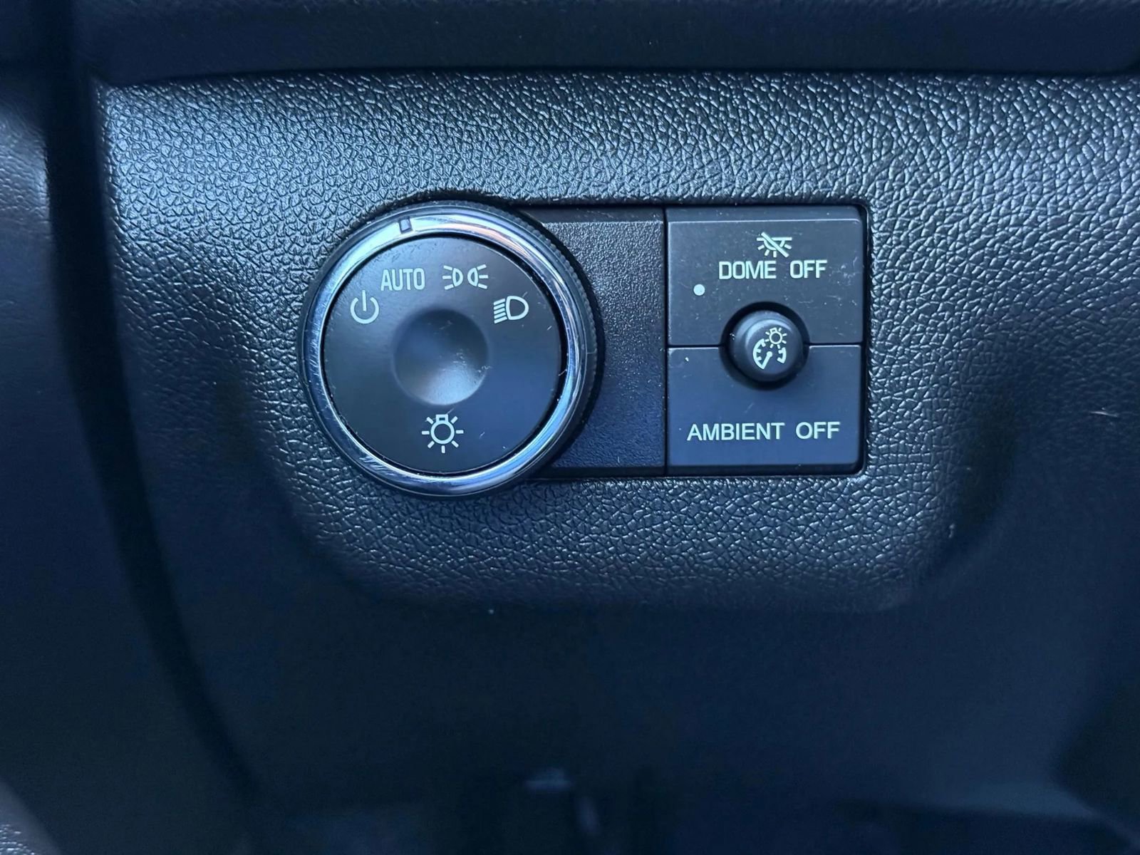 Used 2016 GMC Acadia SLE image 25