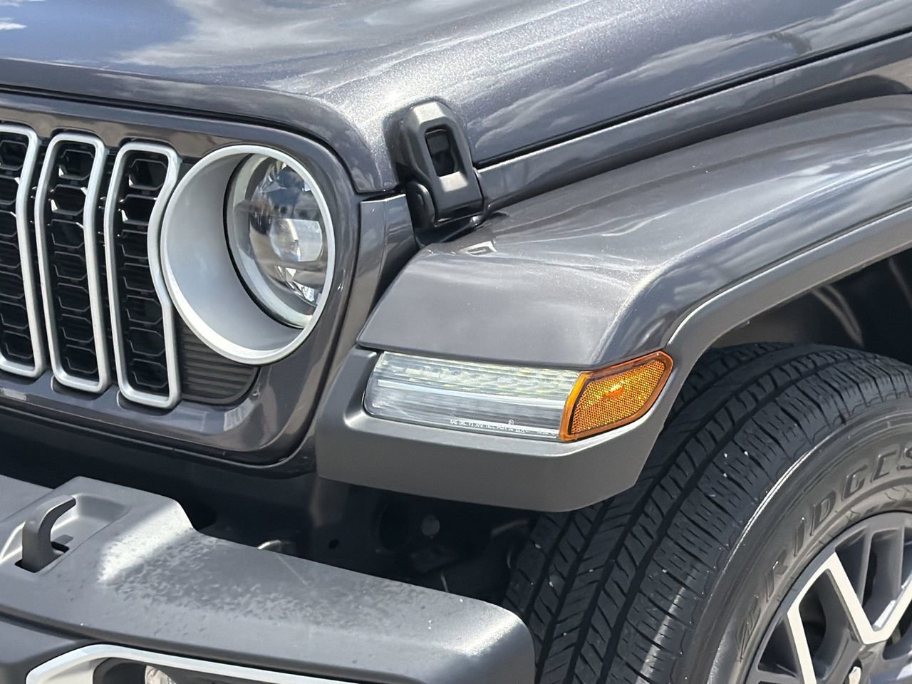 Used 2025 Jeep Wrangler Unlimited Sahara AWD/4WD image 6