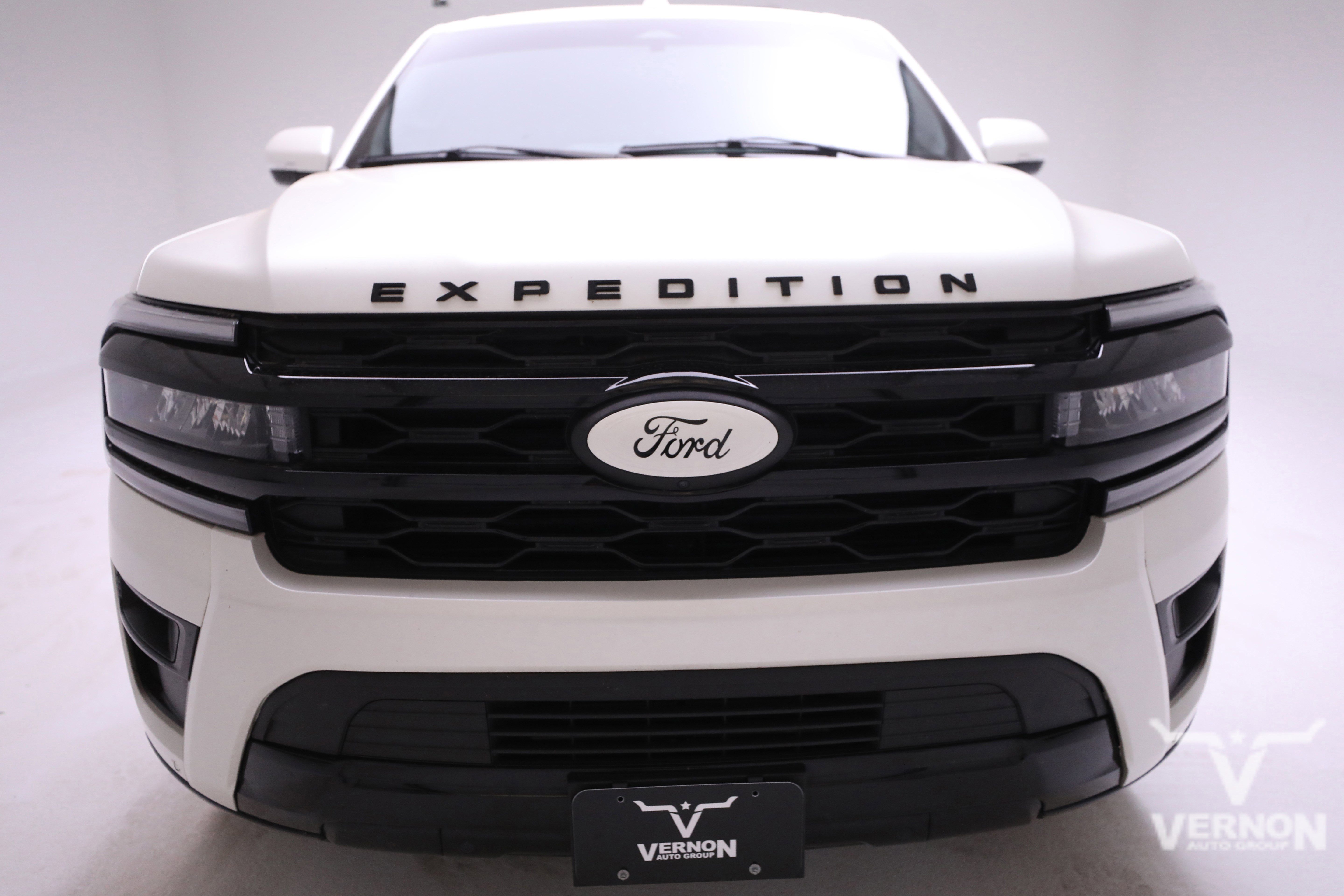 Used 2023 Ford Expedition Limited image 8