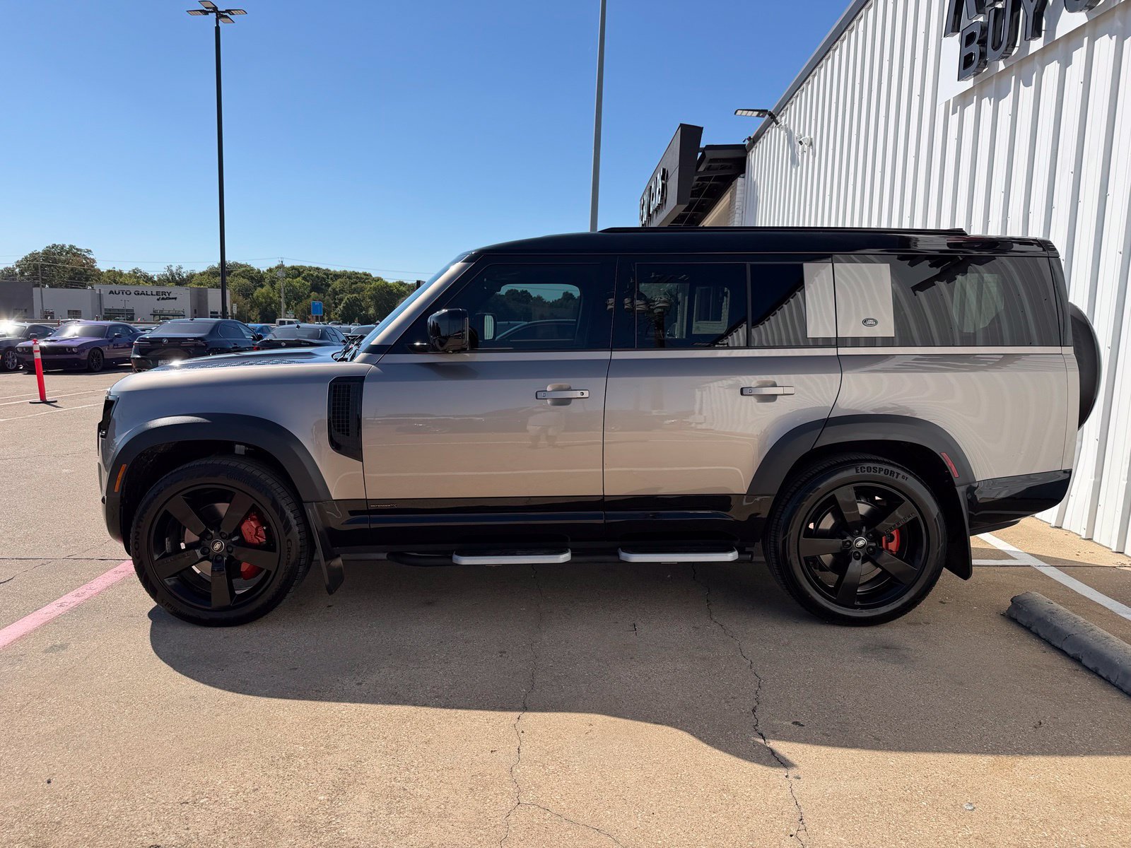 Used 2023 Land Rover Defender 130 X AWD/4WD image 3