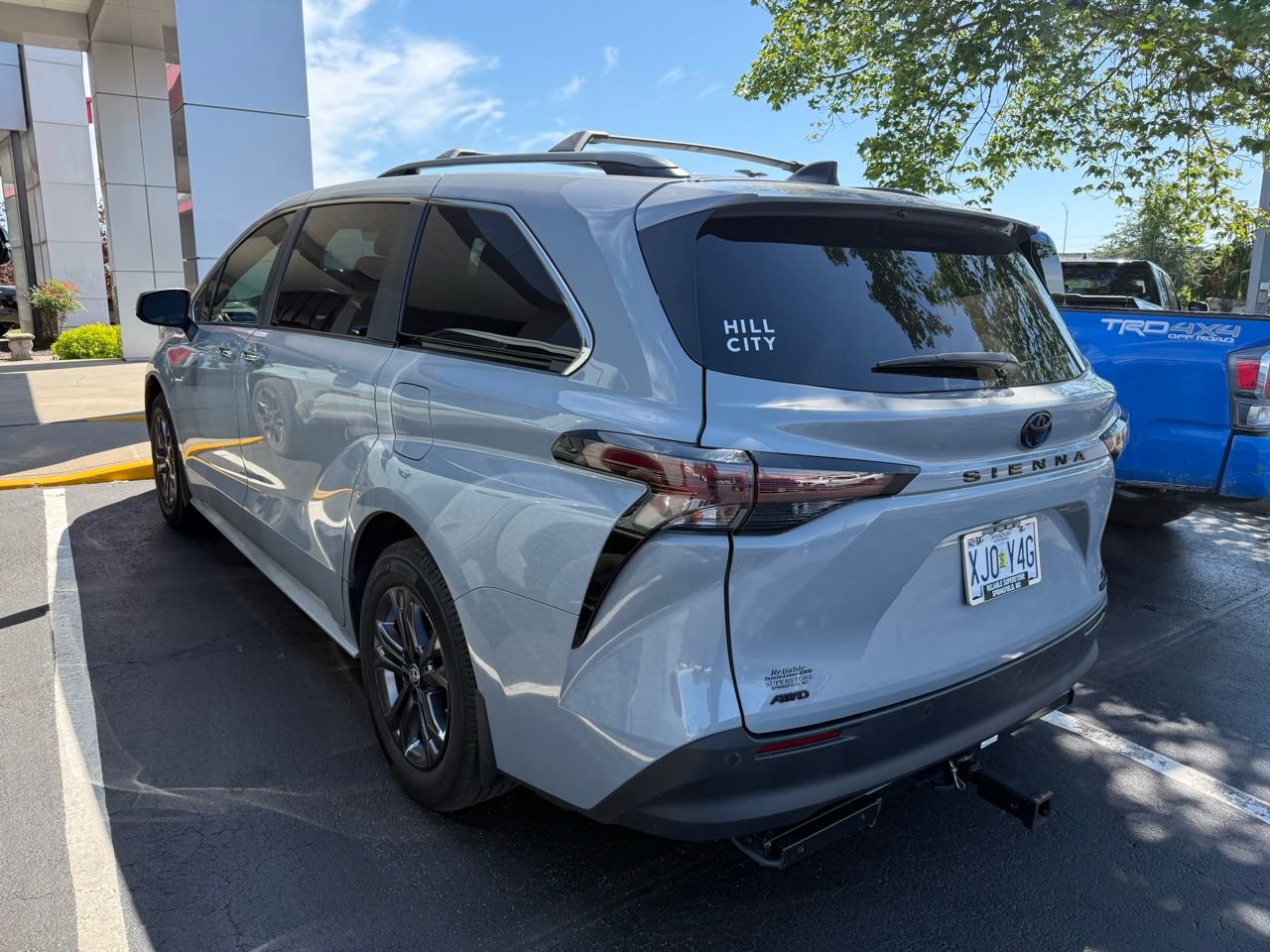 Used 2024 Toyota Sienna XLE Woodland Edition AWD/4WD image 5