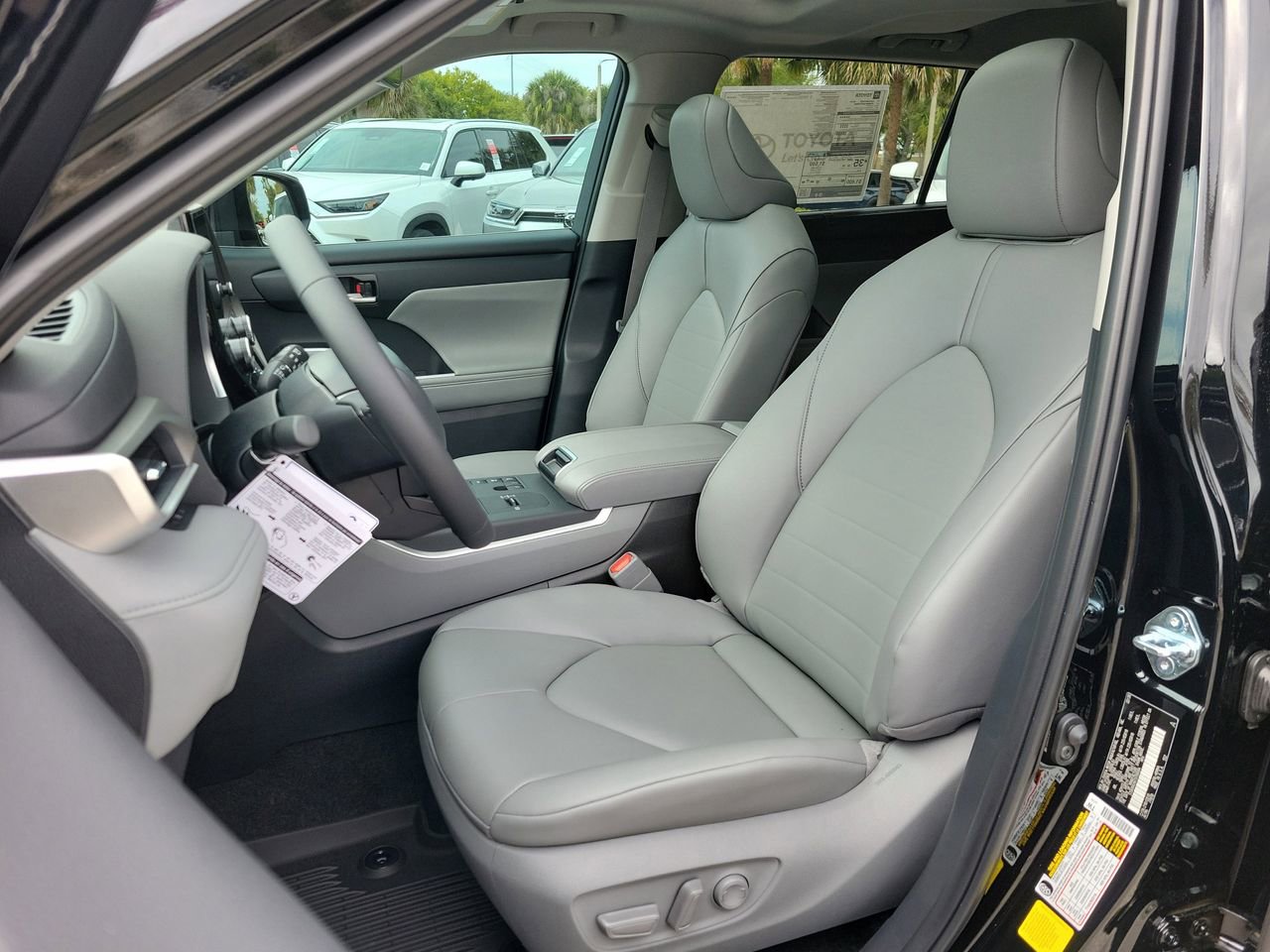 New 2026 Toyota Highlander XLE image 18