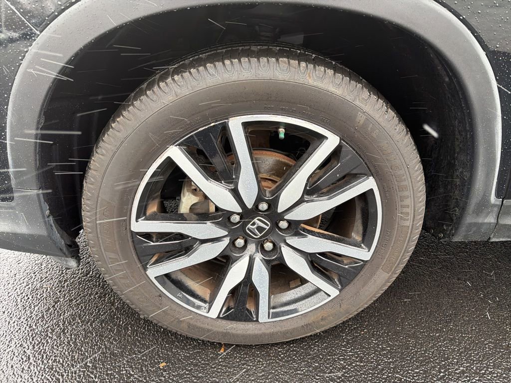 Certified 2019 Honda Pilot Touring image 10