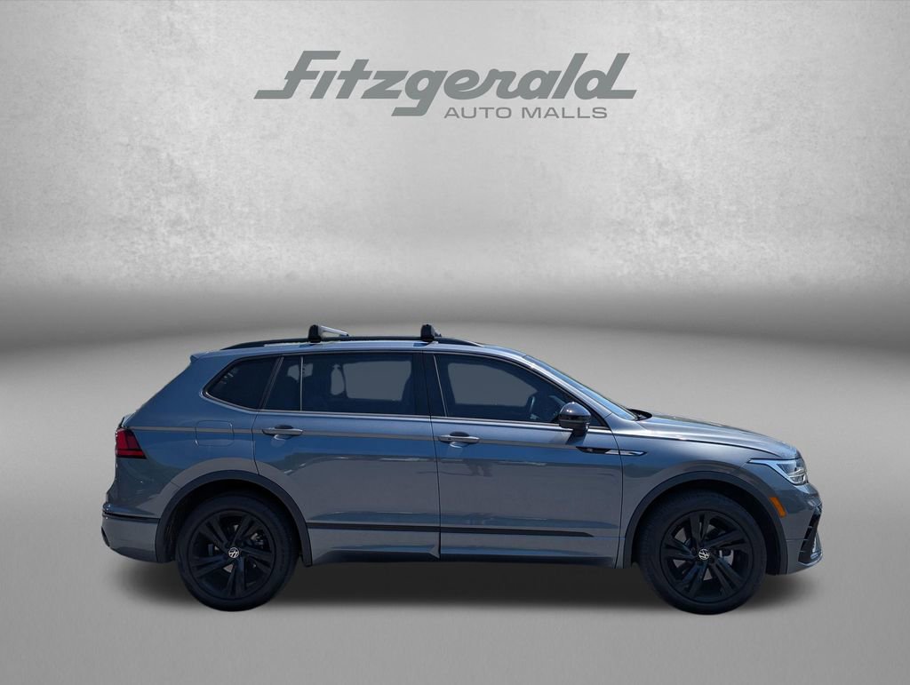 Used 2023 Volkswagen Tiguan SE R-Line AWD/4WD image 4