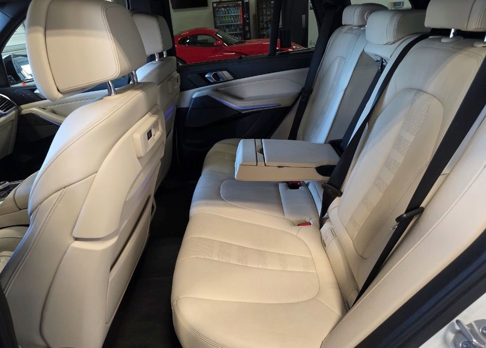 Used 2021 BMW X5 sDrive40i w/ Executive Package image 10