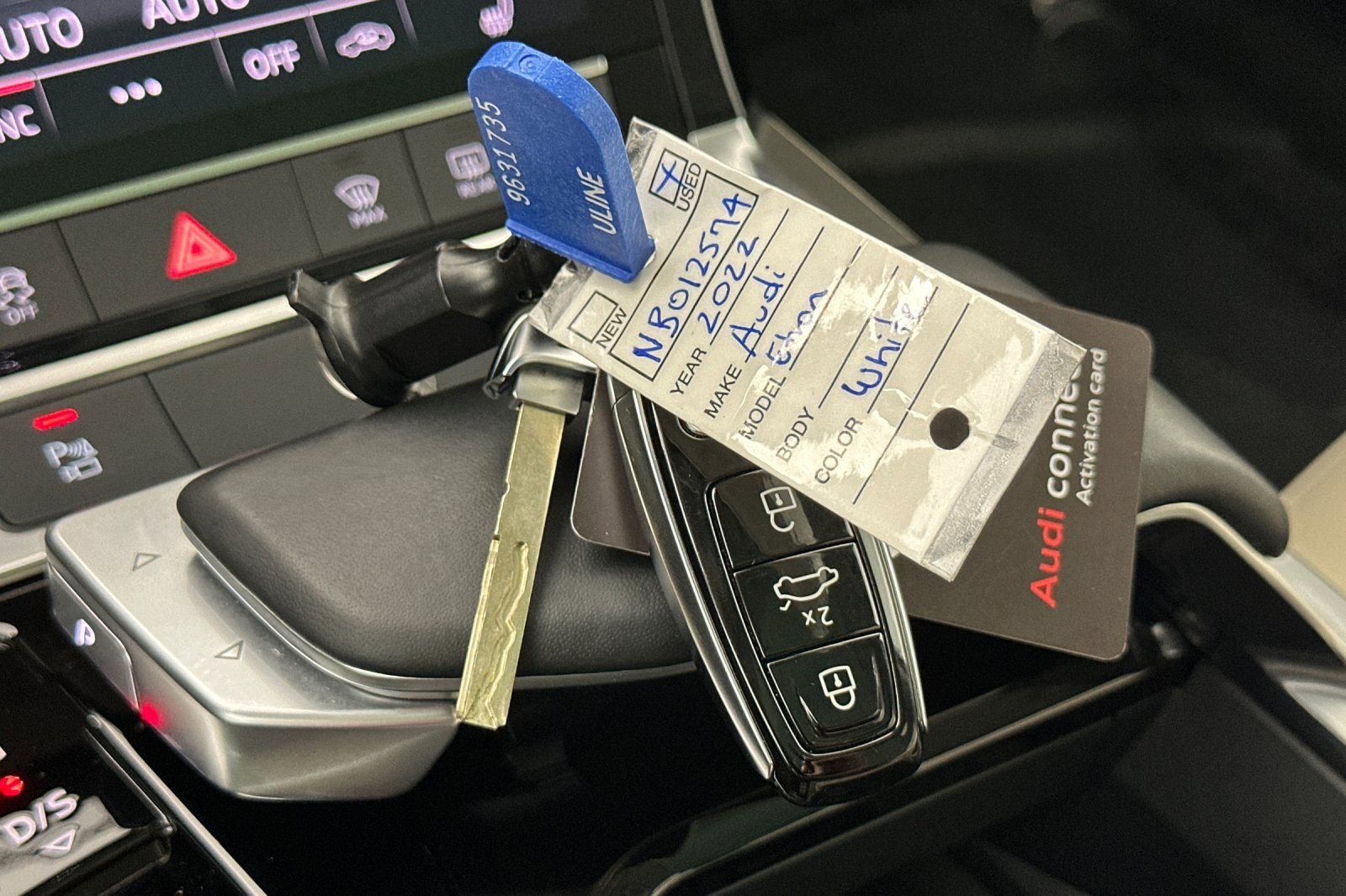 Used 2022 Audi e-tron Premium w/ Convenience Plus Package image 24