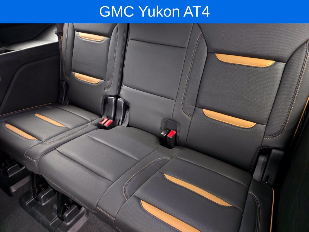 Used 2023 GMC Yukon AT4 w/ Technology Package AWD/4WD image 16