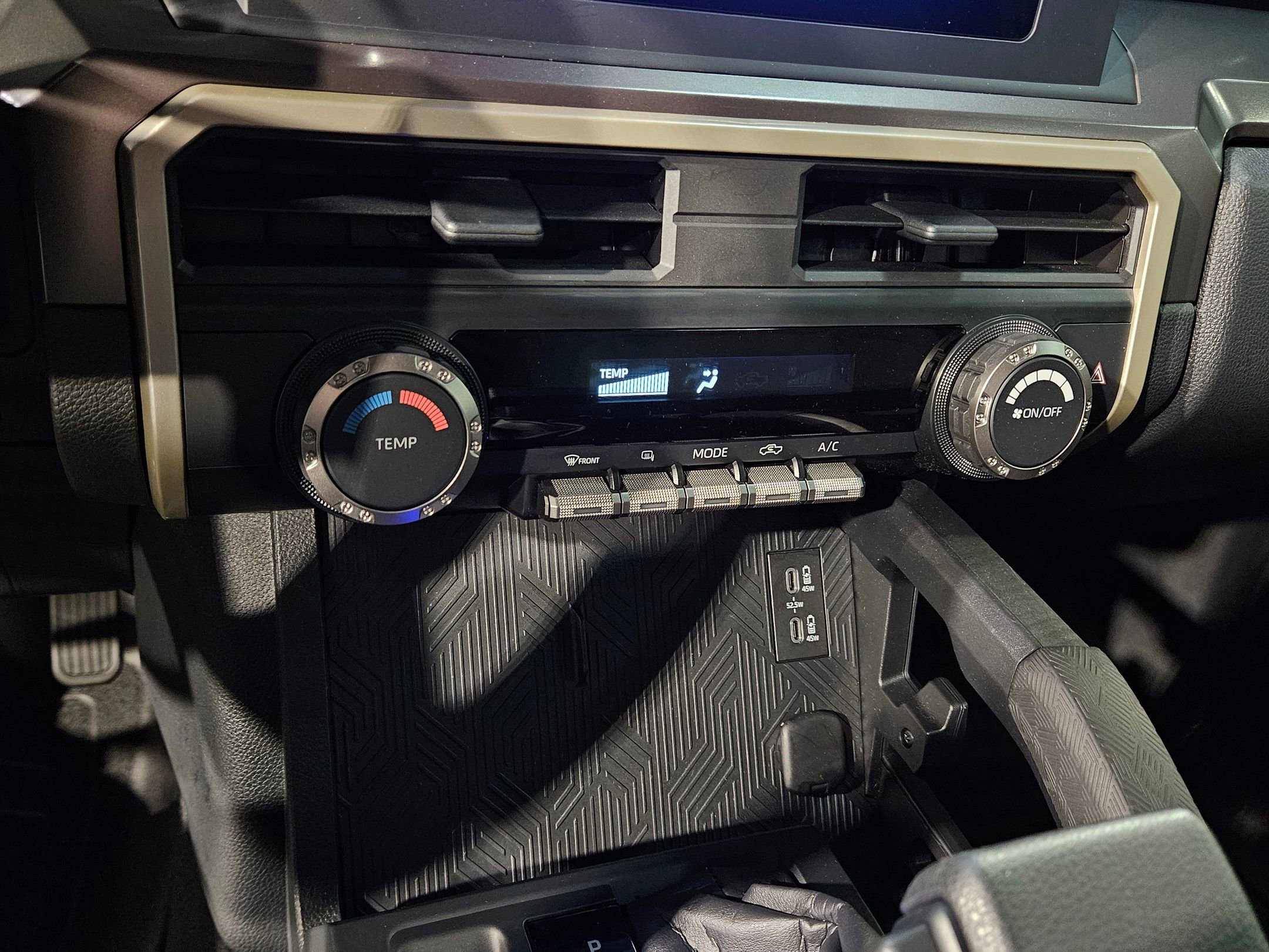 Used 2025 Toyota Tacoma SR5 image 31