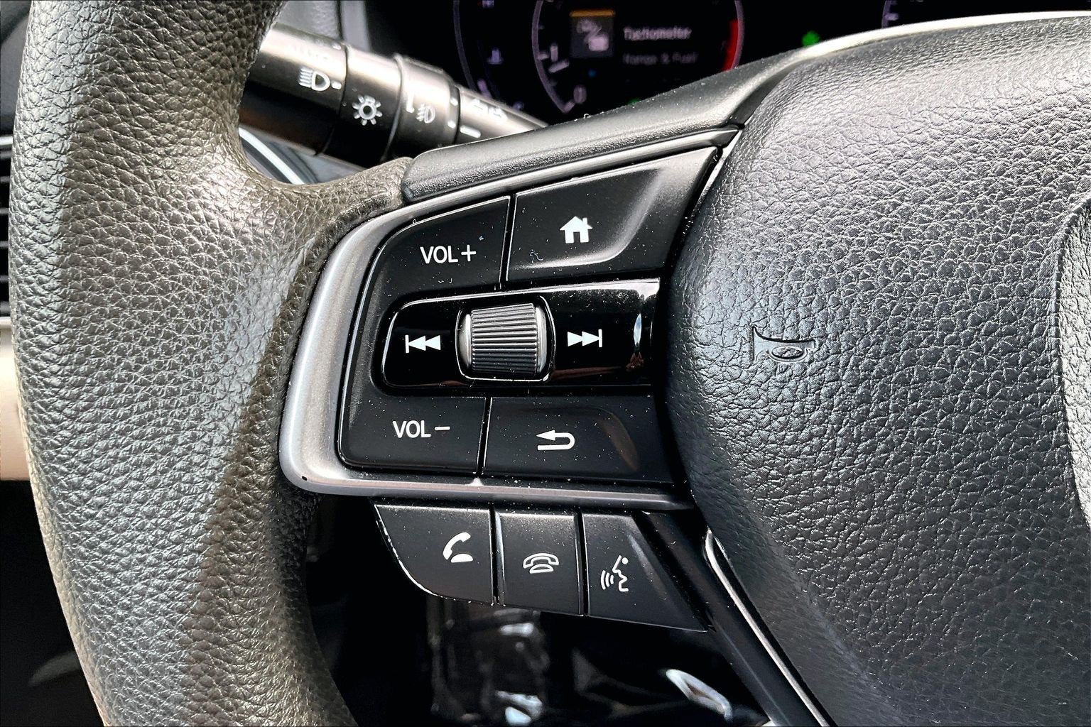 Used 2018 Honda Accord EX image 16