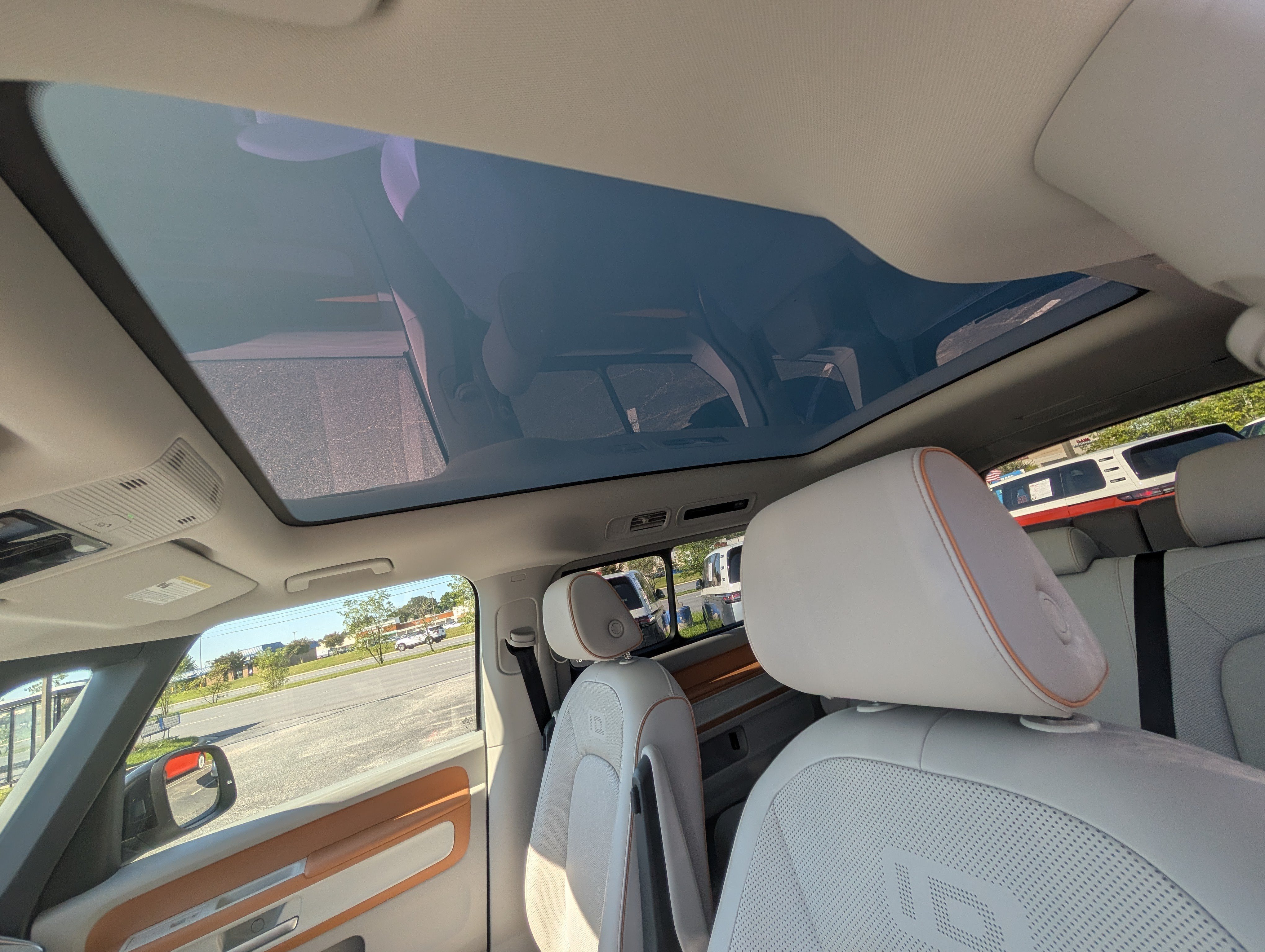 Used 2025 Volkswagen ID. Buzz 1st Edition RWD image 20
