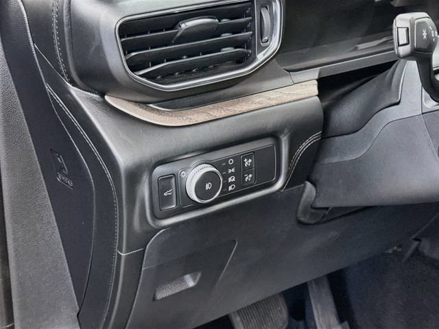 Used 2020 Ford Explorer Platinum w/ Premium Technology Package AWD/4WD image 10