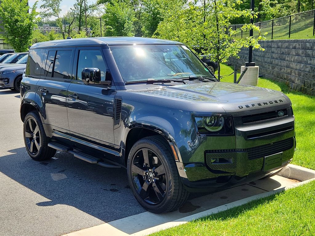 Used 2024 Land Rover Defender 110 V8 AWD/4WD image 10
