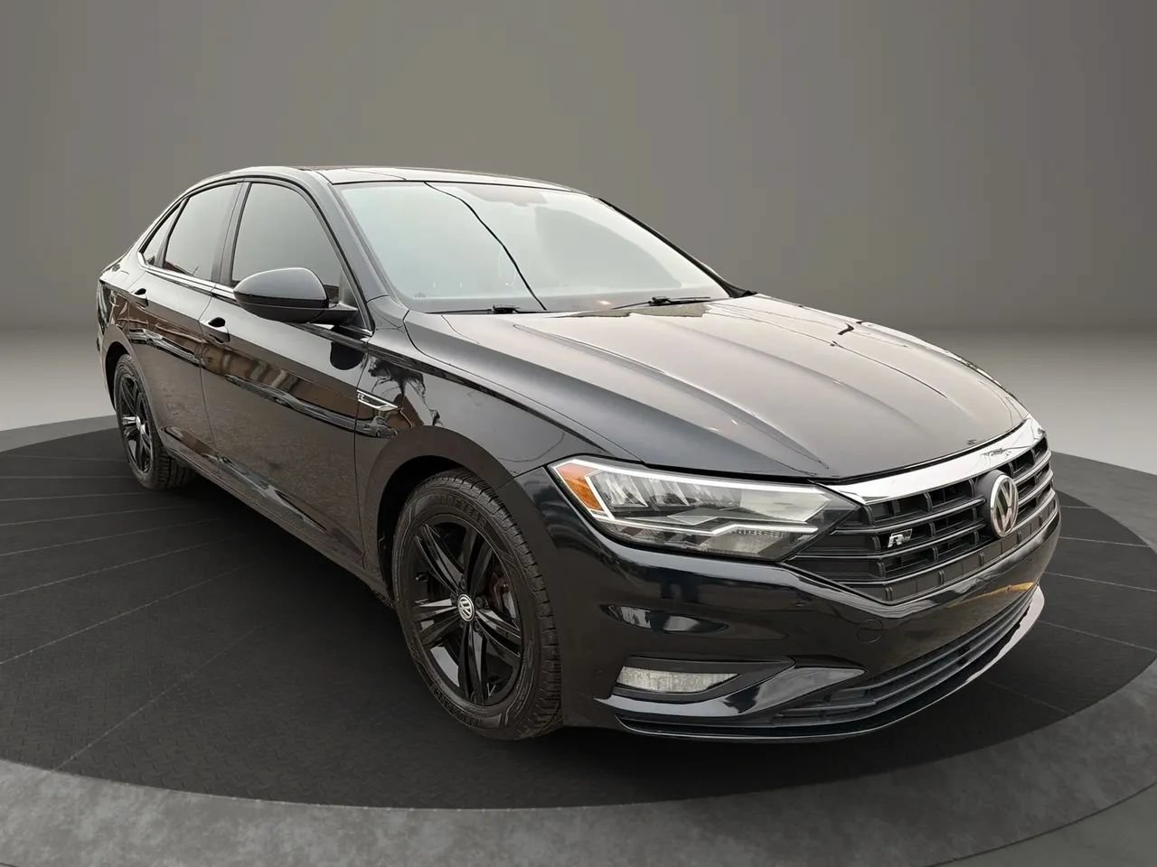 Used 2020 Volkswagen Jetta R-Line w/ R-Line Cold Weather Package FWD image 3